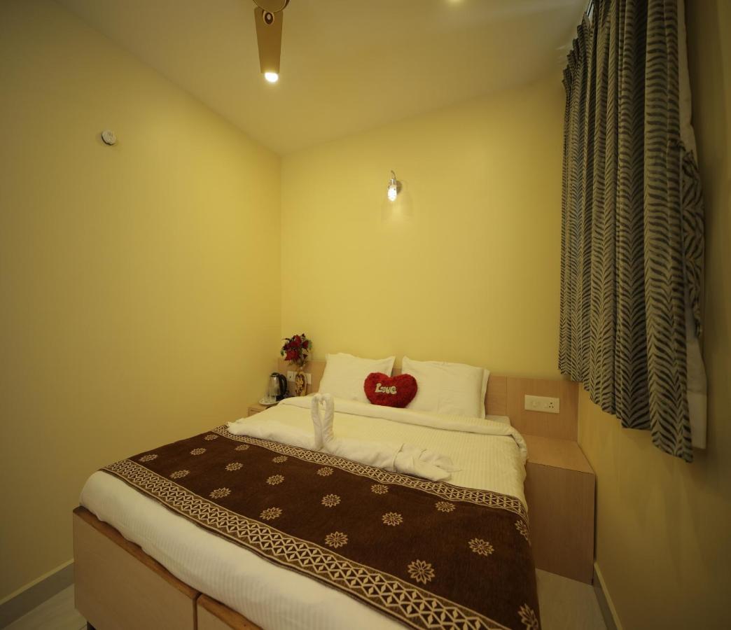 Nadanam Inn Pondicherry Bagian luar foto