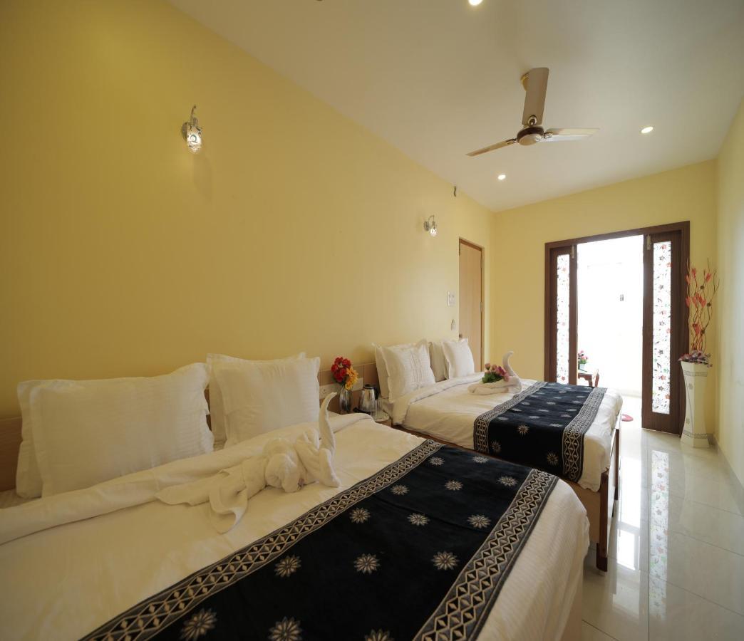 Nadanam Inn Pondicherry Bagian luar foto