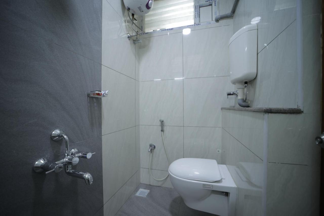 Nadanam Inn Pondicherry Bagian luar foto