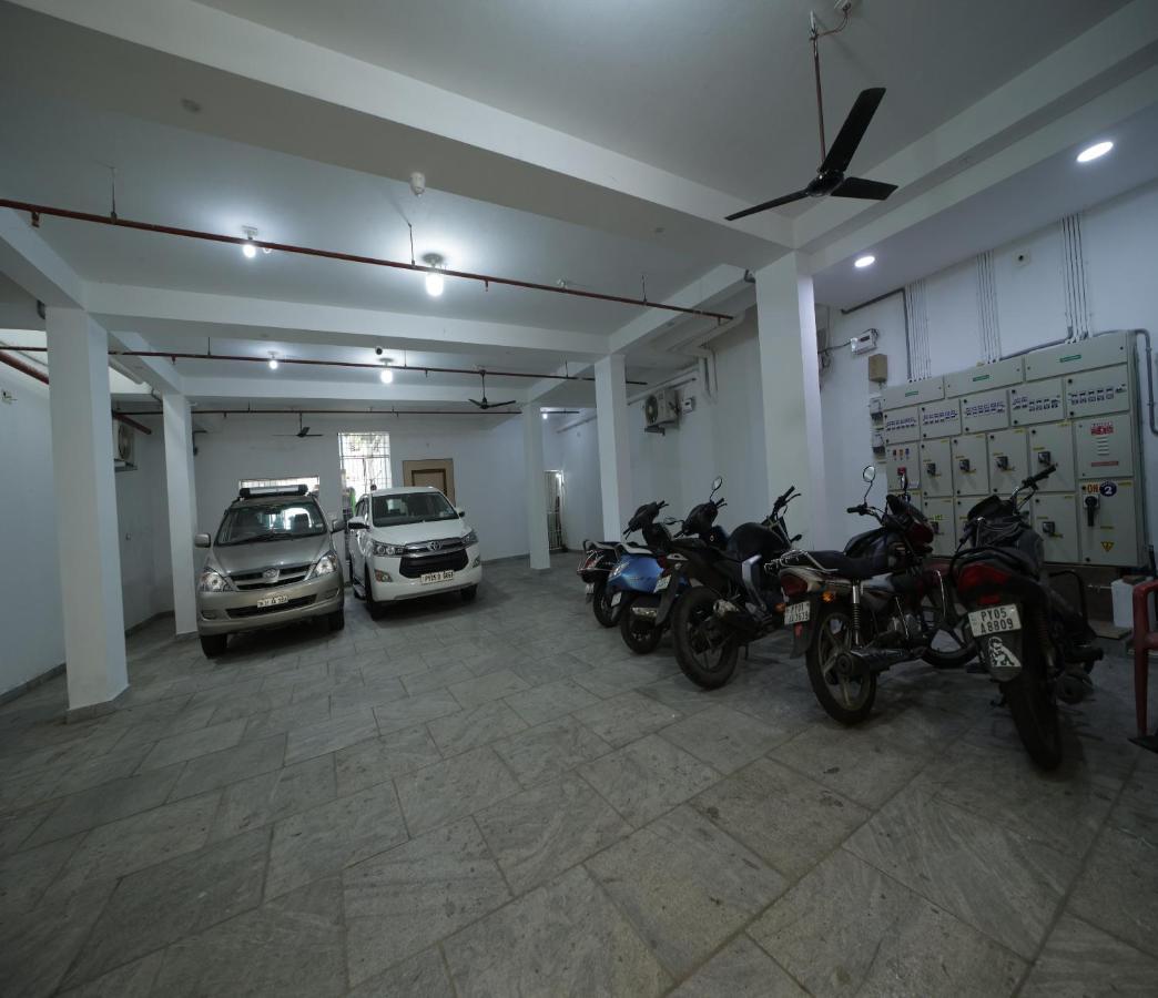 Nadanam Inn Pondicherry Bagian luar foto