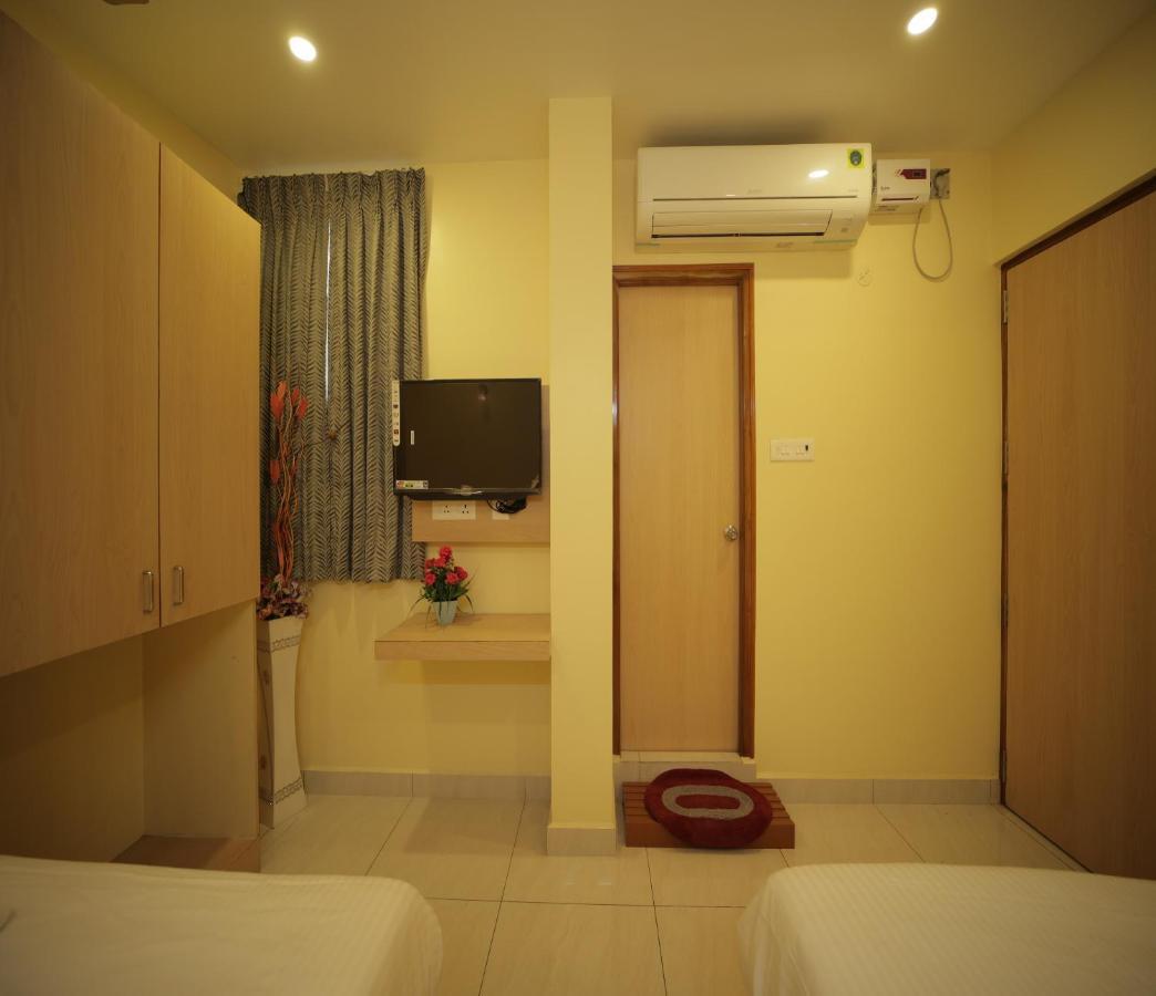 Nadanam Inn Pondicherry Bagian luar foto