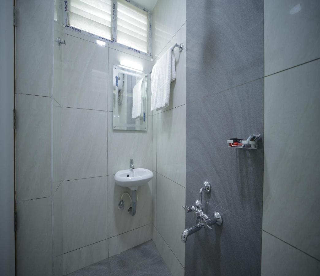 Nadanam Inn Pondicherry Bagian luar foto