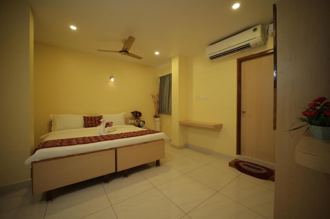 Nadanam Inn Pondicherry Bagian luar foto