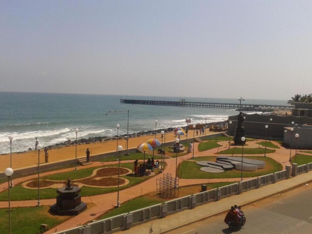 Nadanam Inn Pondicherry Bagian luar foto